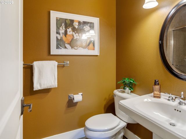 10230 Nw LANGWORTHY Ter, Portland, OR 97229