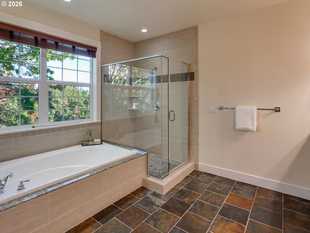 10230 Nw LANGWORTHY Ter, Portland, OR 97229
