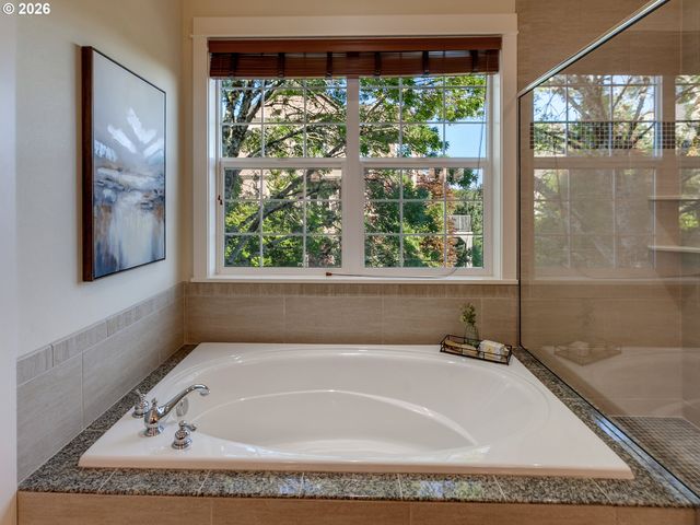 10230 Nw LANGWORTHY Ter, Portland, OR 97229
