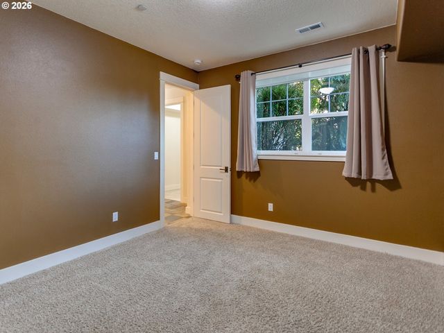 10230 Nw LANGWORTHY Ter, Portland, OR 97229
