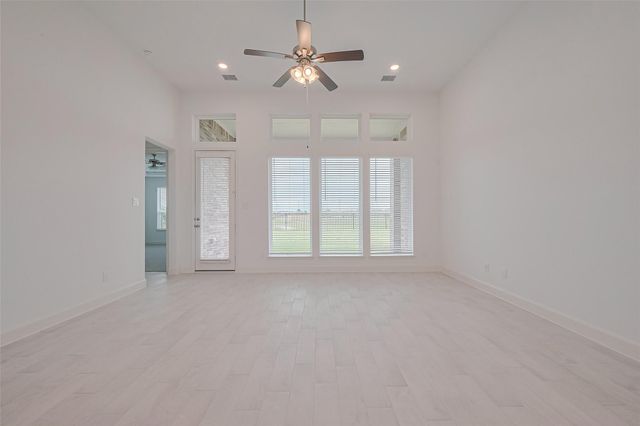 2620 Ballast Green Drive, Texas City, TX 77568