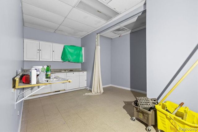 19953 Conant Street, Detroit, MI 48234