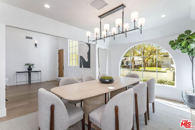 216 S Almont Drive, Beverly Hills, CA 90211