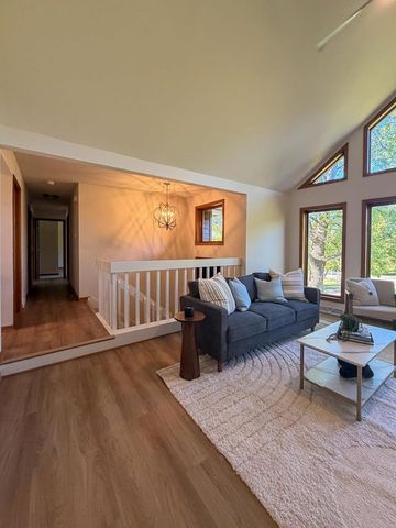 6283 ONWENTSIA Trail, Oregon, WI 53575