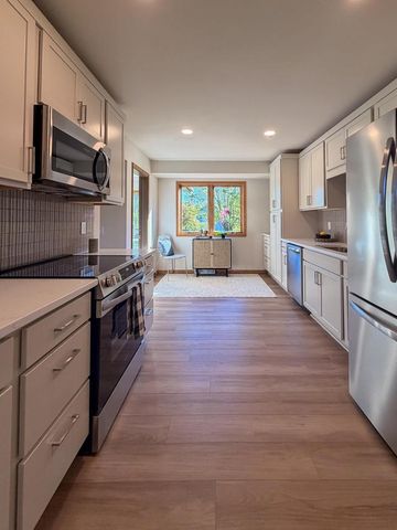 6283 ONWENTSIA Trail, Oregon, WI 53575