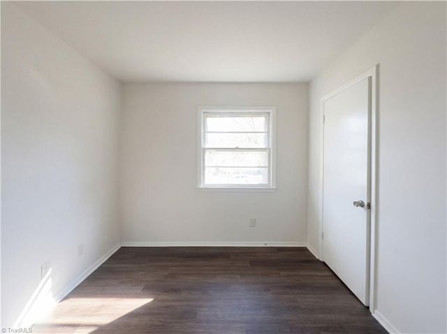 1447 E Sedgefield Drive, Winston-salem, NC 27107