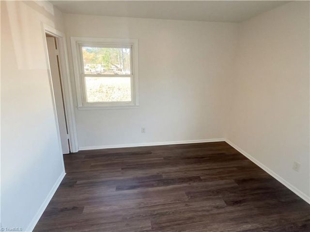 1447 E Sedgefield Drive, Winston-salem, NC 27107