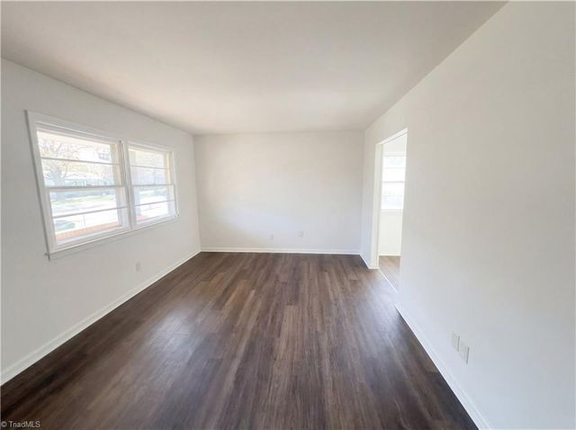 1447 E Sedgefield Drive, Winston-salem, NC 27107