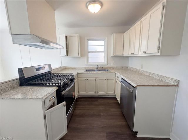 1447 E Sedgefield Drive, Winston-salem, NC 27107