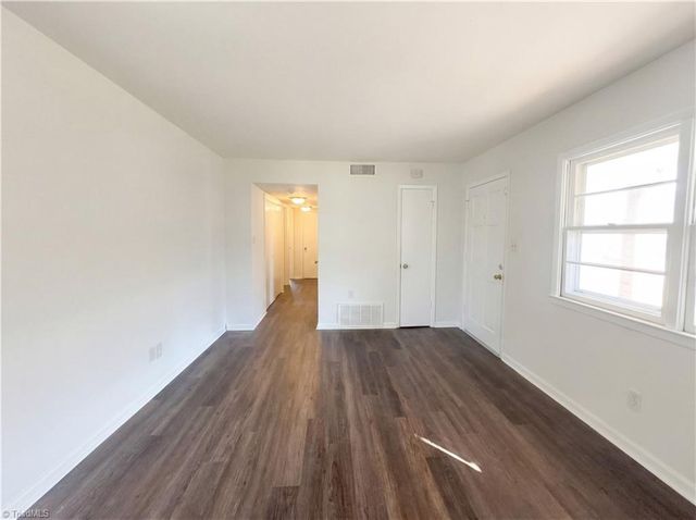 1447 E Sedgefield Drive, Winston-salem, NC 27107