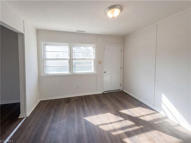 1447 E Sedgefield Drive, Winston-salem, NC 27107