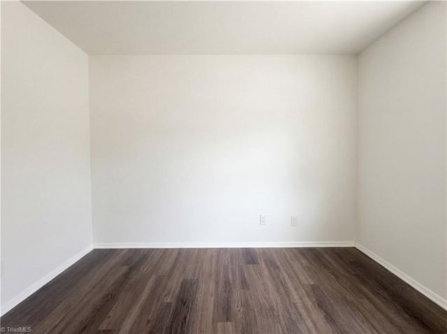 1447 E Sedgefield Drive, Winston-salem, NC 27107