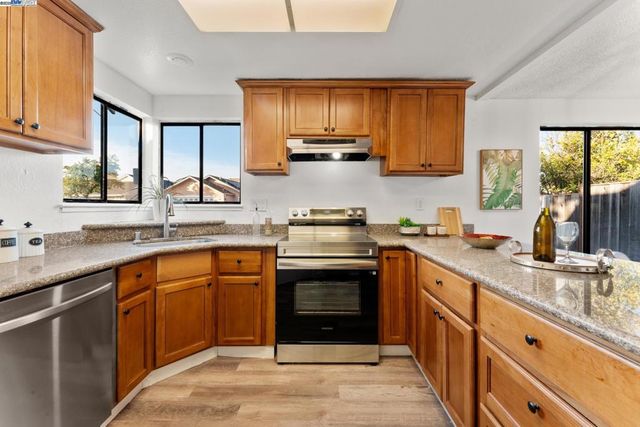 100 Boardwalk Way, Hayward, CA 94544