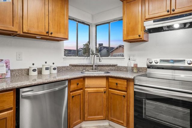 100 Boardwalk Way, Hayward, CA 94544