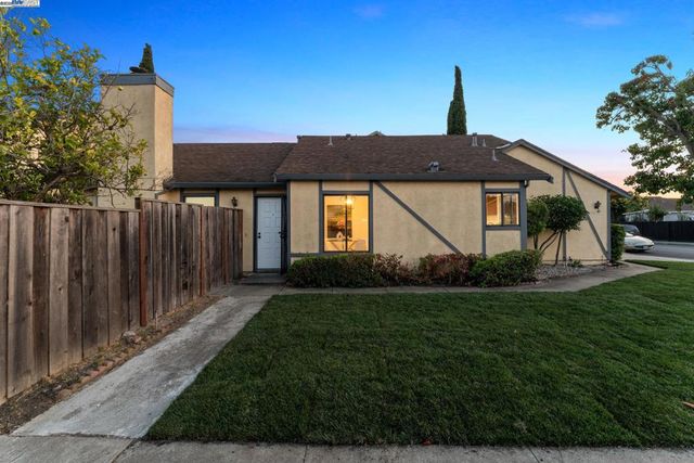 100 Boardwalk Way, Hayward, CA 94544