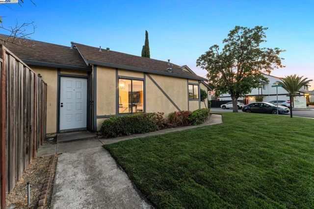 100 Boardwalk Way, Hayward, CA 94544