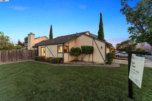 100 Boardwalk Way, Hayward, CA 94544