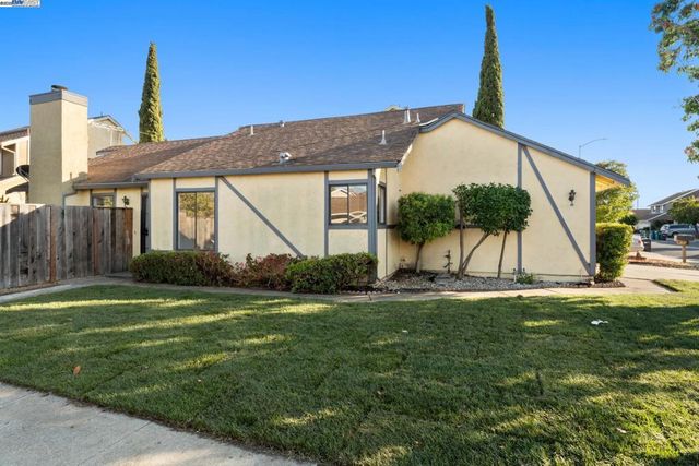 100 Boardwalk Way, Hayward, CA 94544