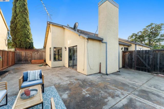 100 Boardwalk Way, Hayward, CA 94544