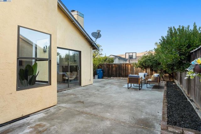 100 Boardwalk Way, Hayward, CA 94544