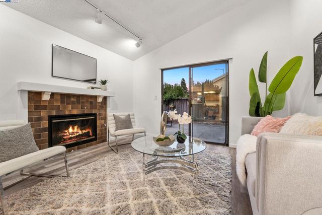 100 Boardwalk Way, Hayward, CA 94544