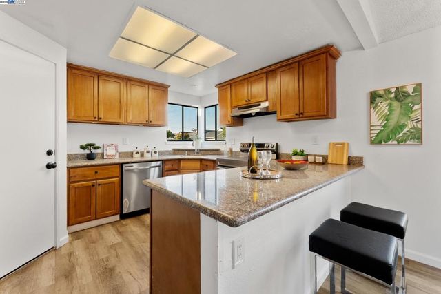 100 Boardwalk Way, Hayward, CA 94544