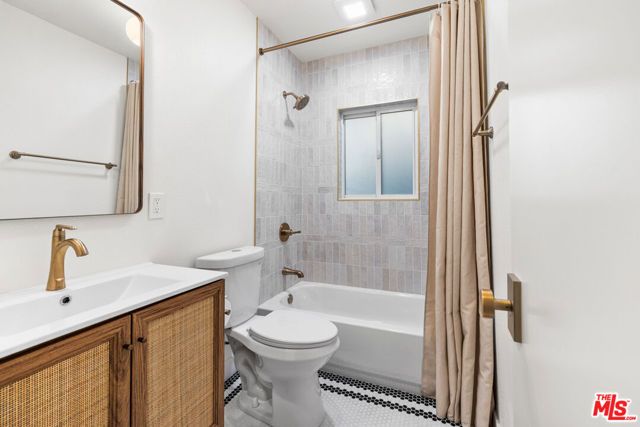 614 Romulo Street, Los Angeles, CA 90065