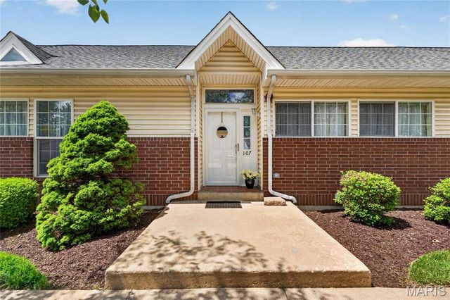 107 Cardinal Villas Drive 1C, St Peters, MO 63376