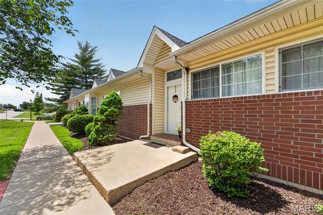 107 Cardinal Villas Drive 1C, St Peters, MO 63376