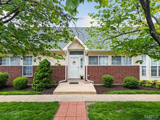 107 Cardinal Villas Drive 1C, St Peters, MO 63376