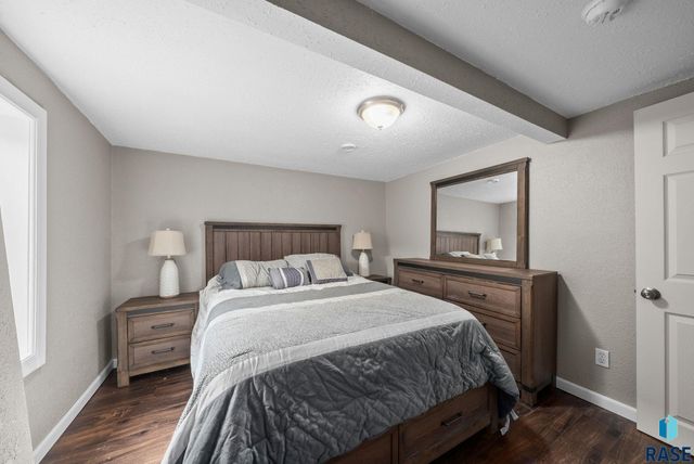 305 S Elm St Street, Lennox, SD 57039