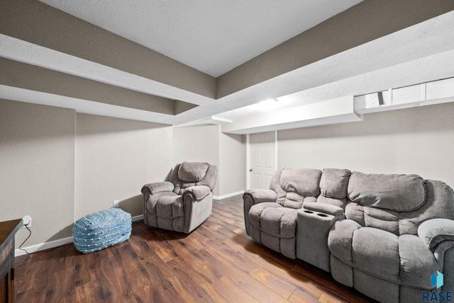 305 S Elm St Street, Lennox, SD 57039