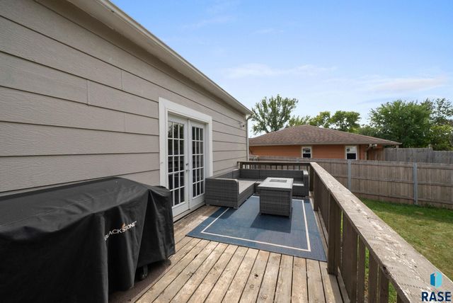 305 S Elm St Street, Lennox, SD 57039