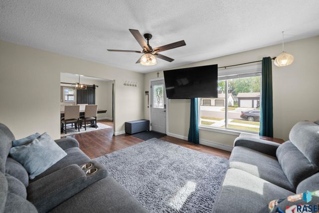 305 S Elm St Street, Lennox, SD 57039