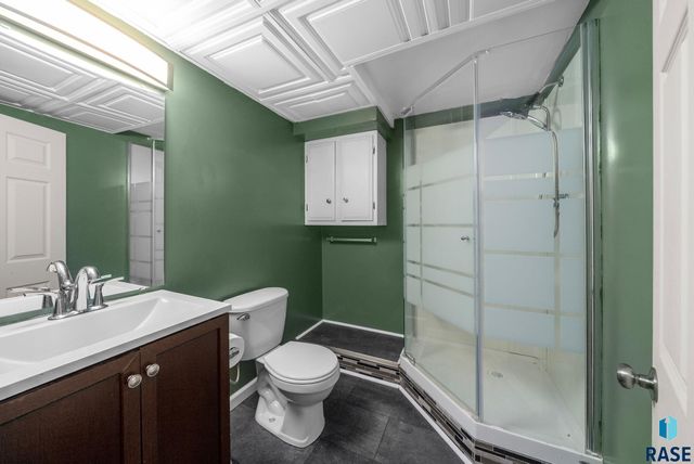 305 S Elm St Street, Lennox, SD 57039