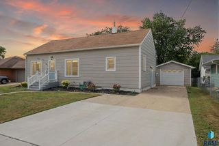 305 S Elm St Street, Lennox, SD 57039