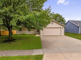 2305 Brett Drive, Lawrence, KS 66049