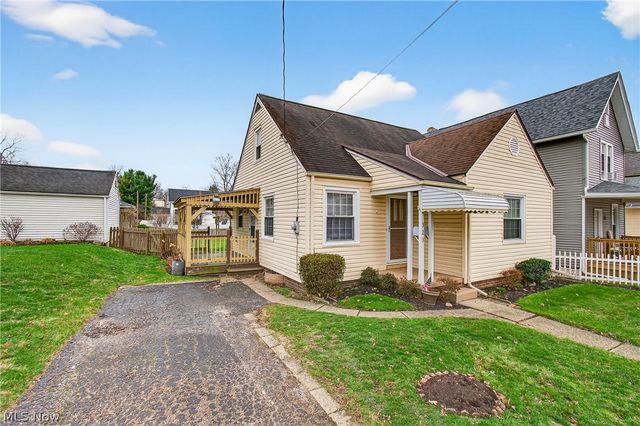 323 Cherry Road NE, Massillon, OH 44646