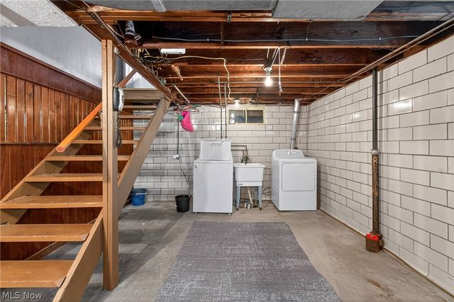 323 Cherry Road NE, Massillon, OH 44646