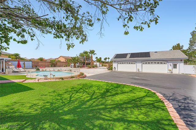 8640 Horse Drive, Las Vegas, NV 89143