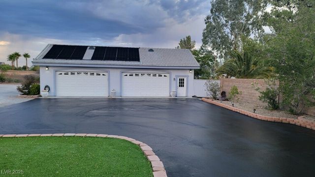 8640 Horse Drive, Las Vegas, NV 89143