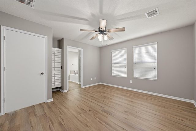 9940 Swallow Drive, Conroe, TX 77385