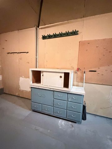 10027 E Grandview Court, Traverse City, MI 49684