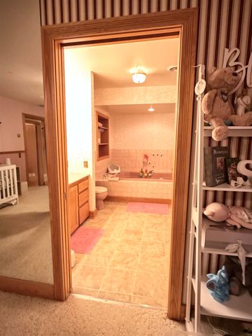 10027 E Grandview Court, Traverse City, MI 49684