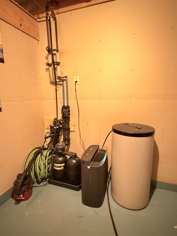 10027 E Grandview Court, Traverse City, MI 49684