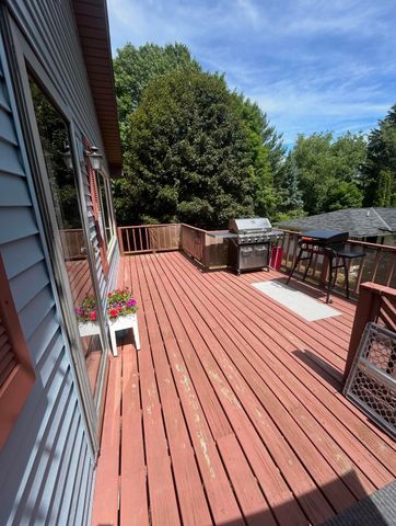 10027 E Grandview Court, Traverse City, MI 49684