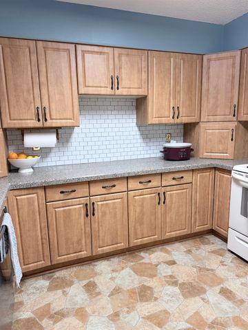 10027 E Grandview Court, Traverse City, MI 49684