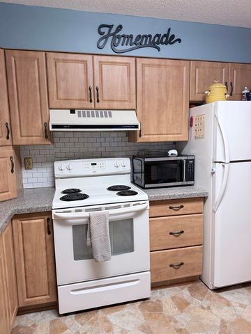 10027 E Grandview Court, Traverse City, MI 49684