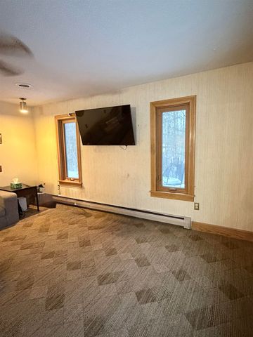 10027 E Grandview Court, Traverse City, MI 49684