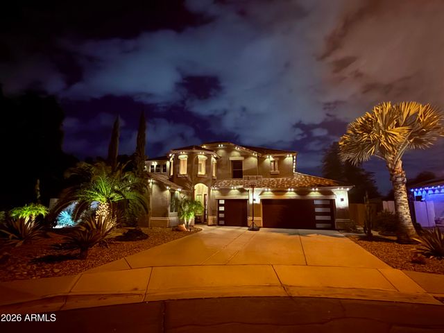 2878 S COTTONWOOD Drive, Gilbert, AZ 85295